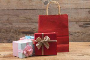 Ofertas, ropa, cenas, regalos ¿Cómo lidiar con estos gastos en Navidad?